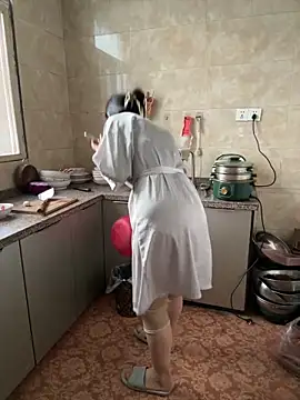 xiiuuff18 online show from May 2026 10:36:01 AM