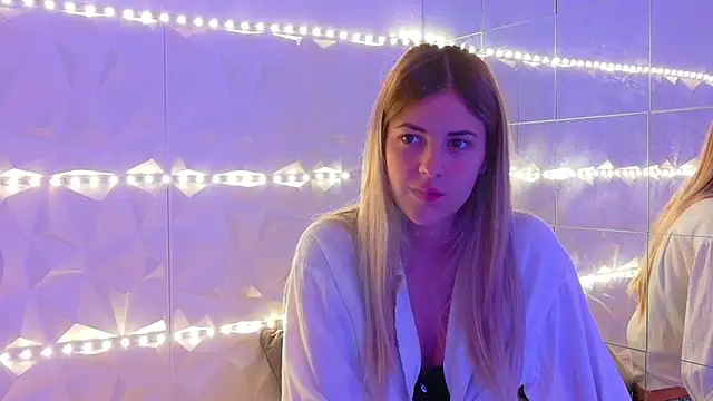 Aishha  online show from September 2025 05:20:01 AM