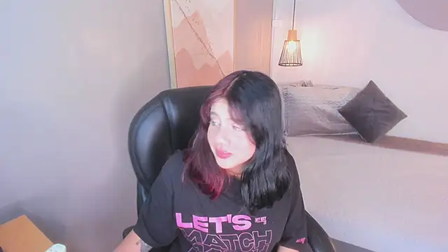 Snapshot of Julieth_brown_ chatting on November 2025 08:07:01 PM Julieth brown online show from November 2025 08:07:01 PM