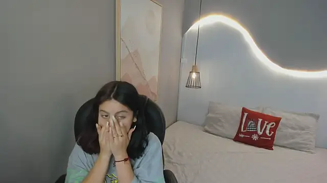 Snapshot of Julieth_brown_ chatting on November 2025 06:40:01 PM Julieth brown online show from November 2025 06:40:01 PM