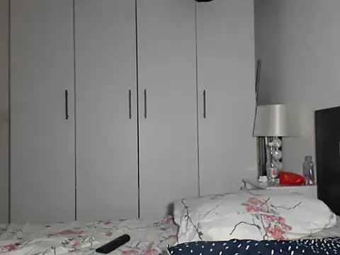 petite danielle online show from October 2025 11:00:02 PM