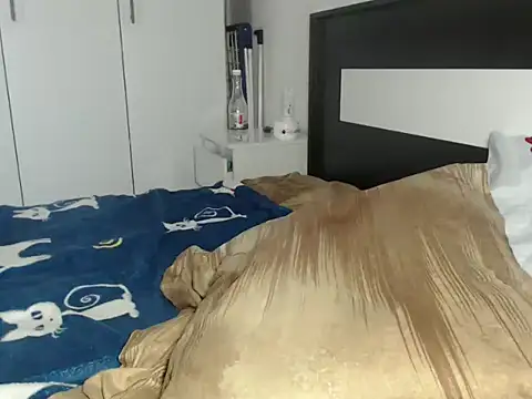 petite danielle online show from March 2026 08:20:02 AM