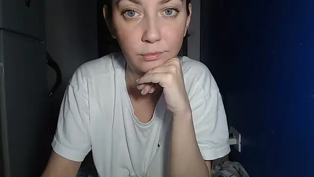 Snapshot of petite_danielle chatting on July 2026 02:50:01 AM petite danielle online show from July 2026 02:50:01 AM