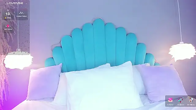 AlassiaHocthner online show from September 2025 11:57:01 AM