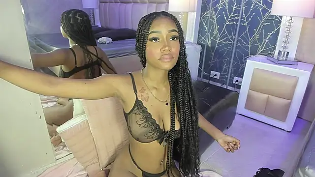 JulitPink online show from November 2025 11:47:02 AM