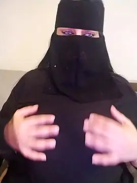 lilyan12 online show from April 2026 11:02:02 PM