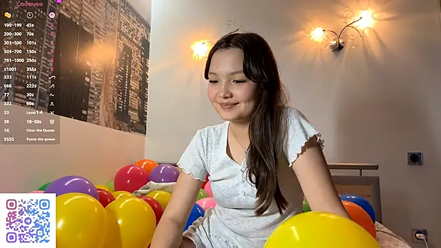 Snapshot of KiraVelvet chatting on September 2025 09:42:02 AM KiraVelvet online show from September 2025 09:42:02 AM