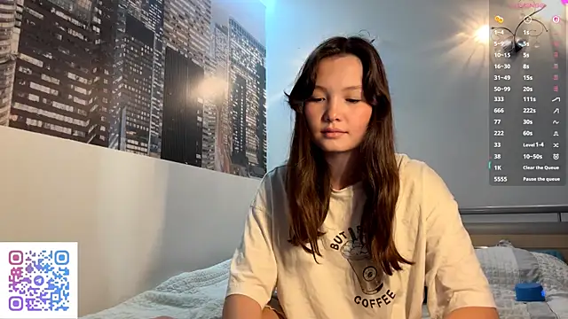 Snapshot of KiraVelvet chatting on September 2025 07:11:02 AM KiraVelvet online show from September 2025 07:11:02 AM