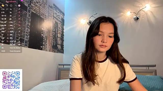 Snapshot of KiraVelvet chatting on September 2025 08:08:01 AM KiraVelvet online show from September 2025 08:08:01 AM