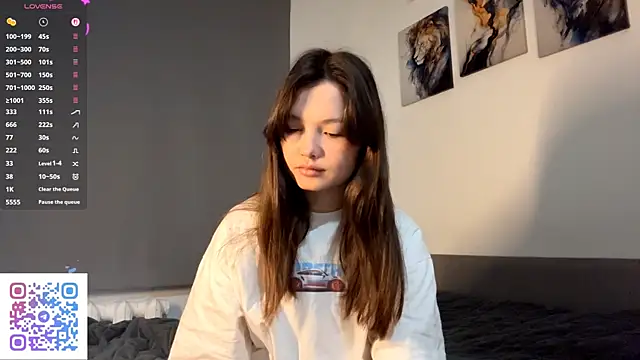 Snapshot of KiraVelvet chatting on October 2025 02:15:01 PM KiraVelvet online show from October 2025 02:15:01 PM