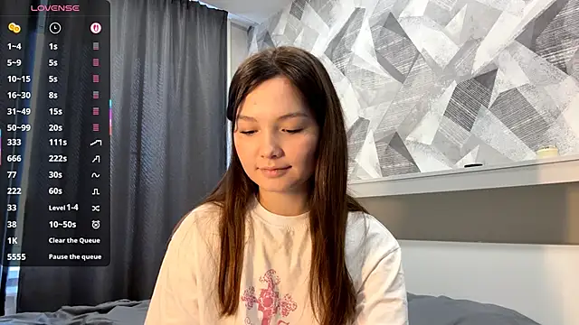 Snapshot of KiraVelvet chatting on October 2025 11:31:02 AM KiraVelvet online show from October 2025 11:31:02 AM