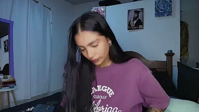 mia yireth online show from December 2025 12:29:01 AM