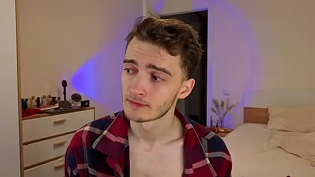 Snapshot of spider____man chatting on May 2026 11:05:01 AM spider man online show from May 2026 11:05:01 AM