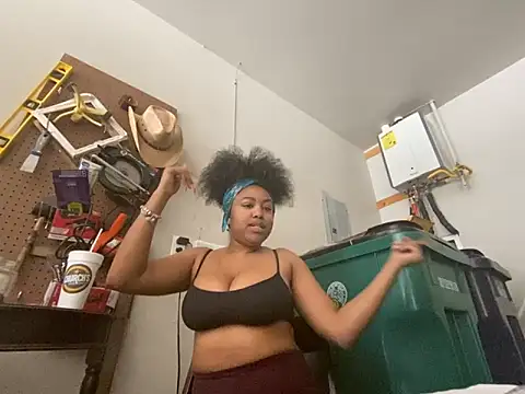 princesslivv online show from April 2026 07:07:01 PM