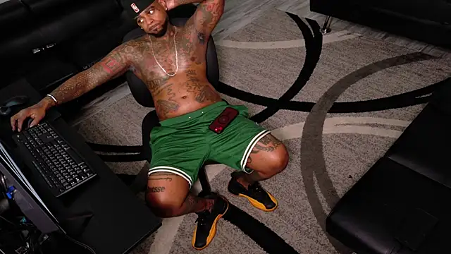 SLANGONDEMHOES online show from March 2026 06:11:02 PM