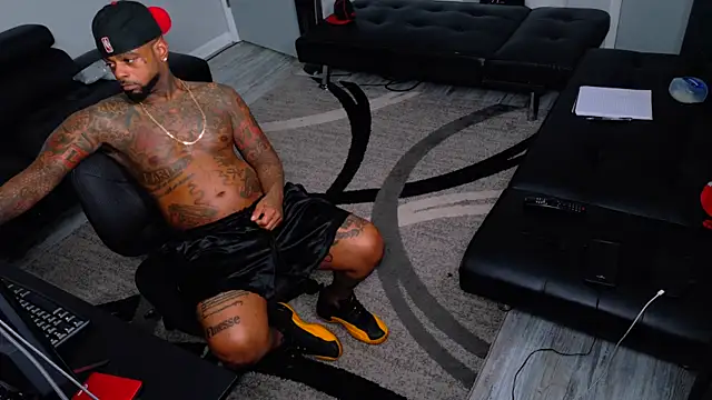 SLANGONDEMHOES online show from April 2026 11:15:02 PM