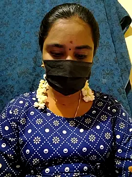 mini-queen online show from October 2025 04:48:01 PM