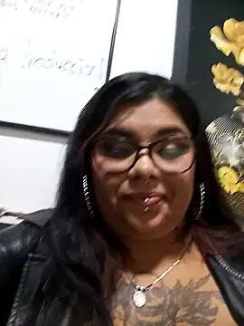 snow belle online show from October 2025 09:14:02 PM