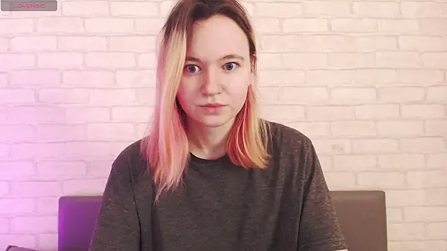 Ericha Stone online show from April 2026 01:26:01 AM