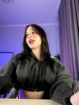 YourLittleDevil online show from September 2025 01:35:01 PM