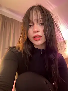 YourLittleDevil online show from October 2025 01:20:01 PM