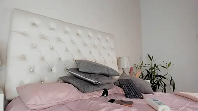 Viictoriia Lopez online show from September 2025 04:23:02 AM