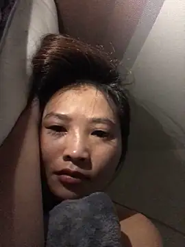 LiLy-0477 online show from October 2025 05:20:02 PM