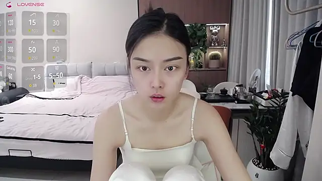 Xiao-zuzongl online show from November 2025 03:49:02 AM