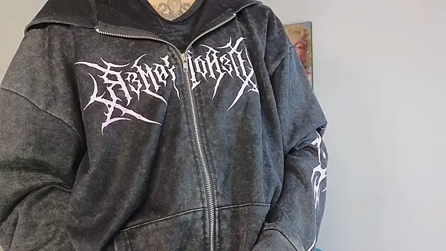 Lucy n pink online show from November 2025 01:56:02 PM