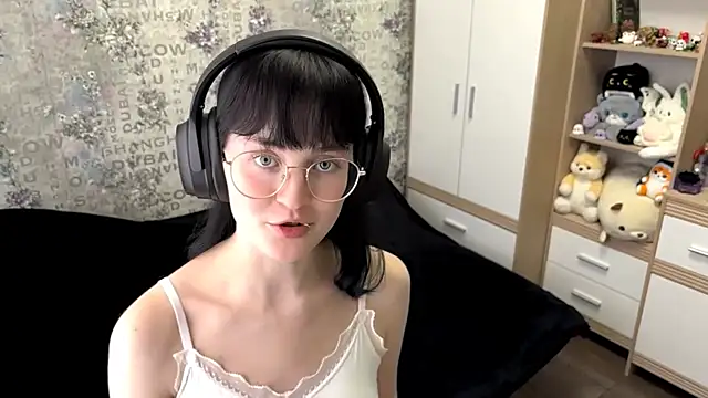 FakeLamb online show from September 2025 12:15:01 PM