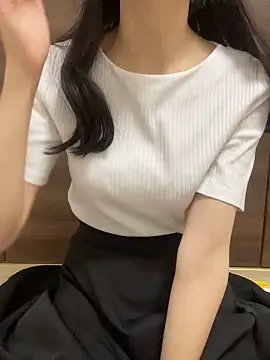 Snapshot of yayoi_jp chatting on June 2026 03:51:02 PM yayoi jp online show from June 2026 03:51:02 PM