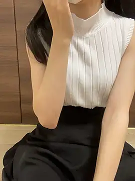 Snapshot of yayoi_jp chatting on July 2026 04:11:01 PM yayoi jp online show from July 2026 04:11:01 PM