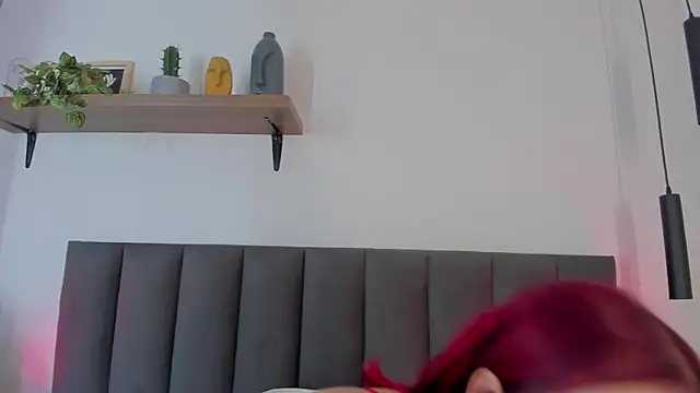 Snapshot of Cristalfoxy_ chatting on May 2026 07:34:02 PM Cristalfoxy online show from May 2026 07:34:02 PM