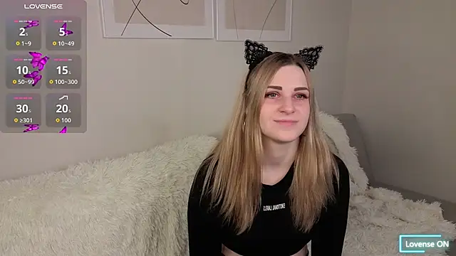 HelenMartines online show from March 2026 11:26:02 AM