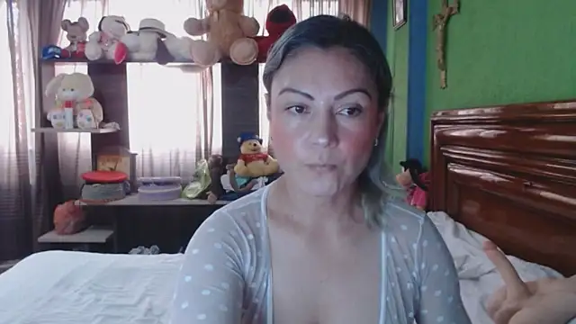  Charlize theron  online show from December 2025 02:46:02 PM