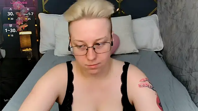 AlexandraGreen online show from November 2025 08:58:01 PM