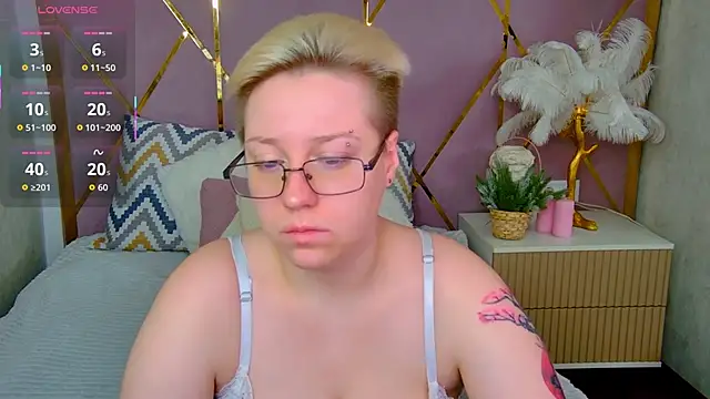 AlexandraGreen online show from December 2025 09:09:01 PM