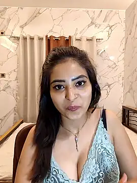 QUEEN-ADITI online show from March 2026 02:04:02 AM