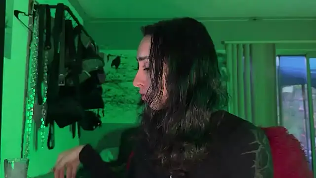 xoFrankie online show from April 2026 01:58:01 AM