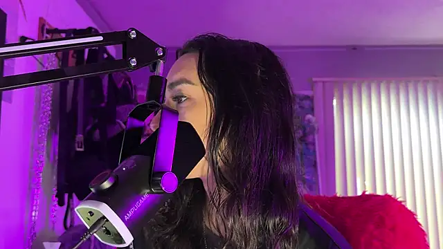 xoFrankie online show from April 2026 07:19:01 PM