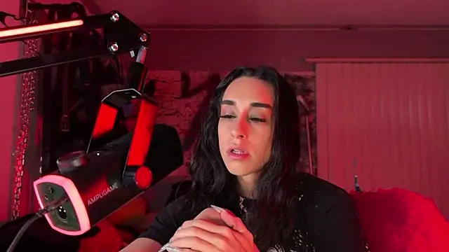 xoFrankie online show from April 2026 02:14:01 AM