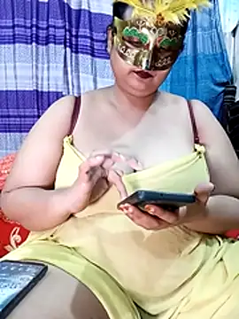 Snapshot of Tanisha-Chy chatting on May 2026 06:05:01 PM Tanisha-Chy online show from May 2026 06:05:01 PM