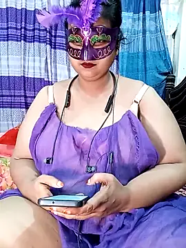 Snapshot of Tanisha-Chy chatting on May 2026 06:24:01 PM Tanisha-Chy online show from May 2026 06:24:01 PM