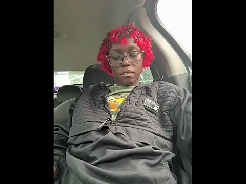 CinnaCakesss online show from May 2026 11:53:01 PM
