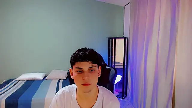 dilan hott  online show from September 2025 08:31:01 PM