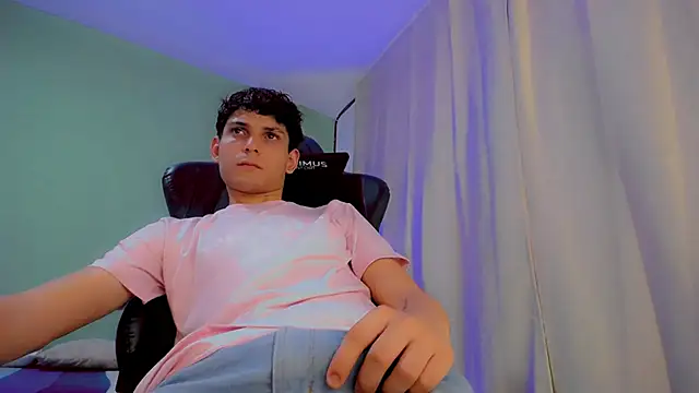 dilan hott  online show from September 2025 08:41:01 PM