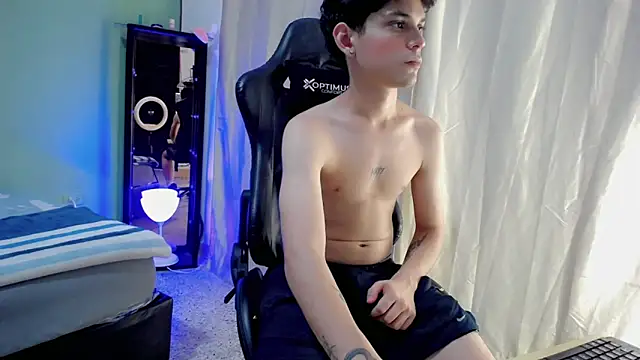 dilan hott  online show from October 2025 08:31:01 PM