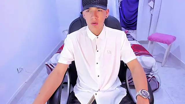 maxthomson boy online show from September 2025 10:47:01 PM