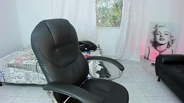 maxthomson boy online show from September 2025 07:40:02 PM