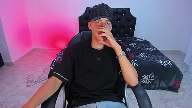 maxthomson boy online show from October 2025 09:27:02 PM